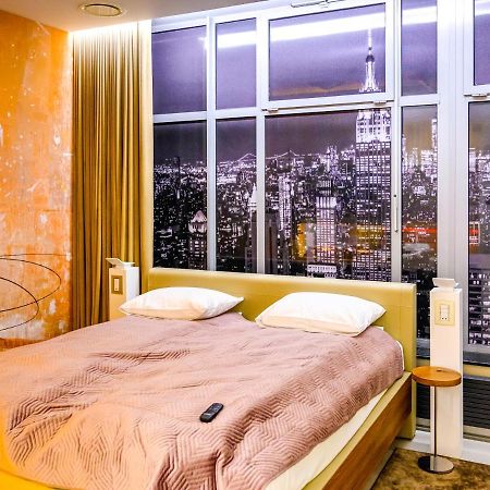 Pietryna Apartments Luxury - Sauna , Jacuzzi , Bezposrednio Przy Ul Piotrkowskiej وودج المظهر الخارجي الصورة